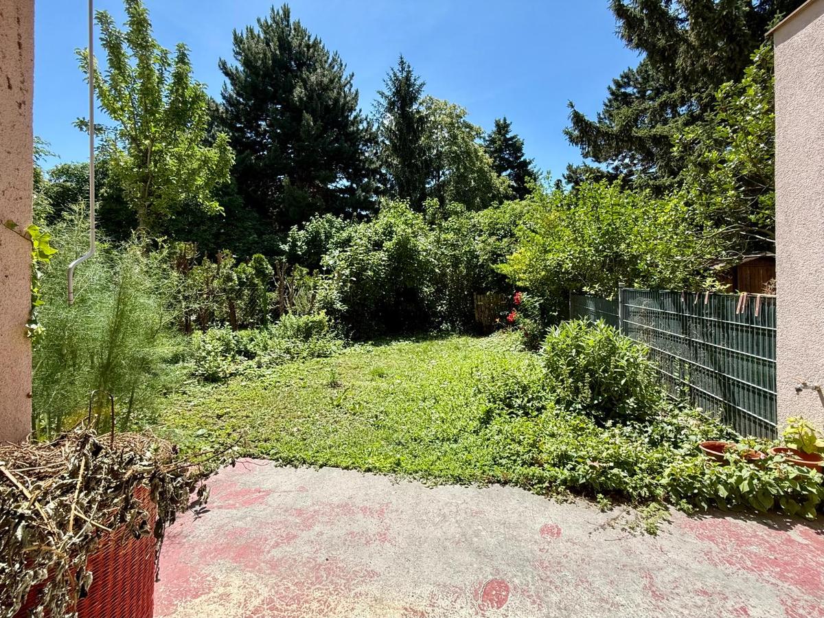10 Blick in den Garten