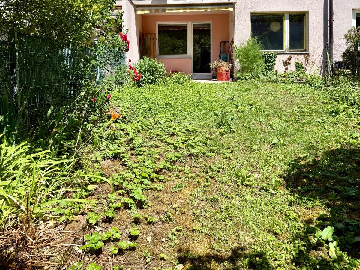 11 Blick vom Garten zur Wohnung