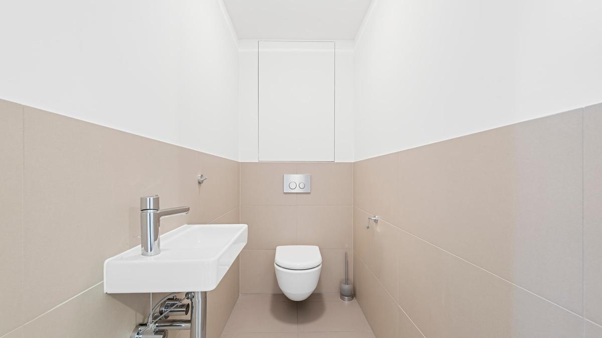seperate Toilette insgesamt 2