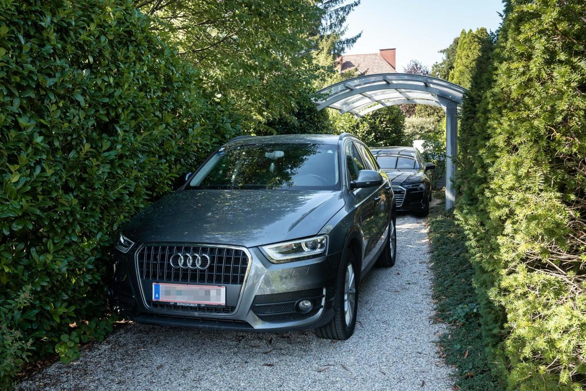 13. Carport