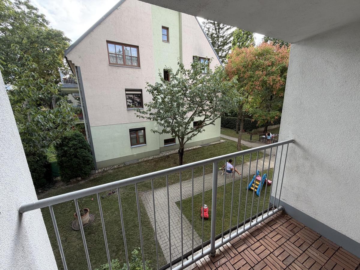 8 Loggia