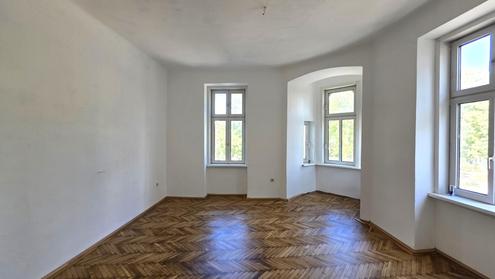 Sanierungsbed�rftige Altbauwohnung direkt beim Hugo-Gottschlich Park - U6 N�he!!