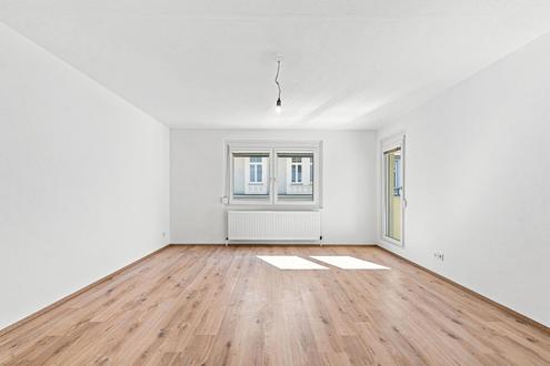 "Zwei Loggias. Drei Zimmer. Einmal Naschmarkt."