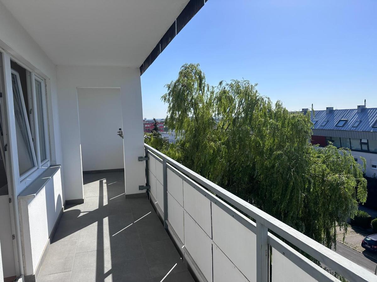 12Loggia_1