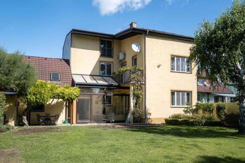 "Schlossflair trifft mediterranes Lebensgef�hl ? au�ergew�hnliches Familiendomizil in Hausleiten"