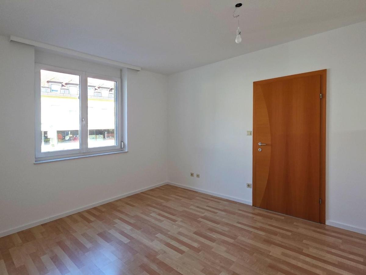 6 2000 ETW Schlafzimmer