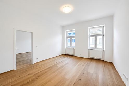 "Zentrale Ruhelage - minimale Betriebskosten - sanierter Erstbezug"