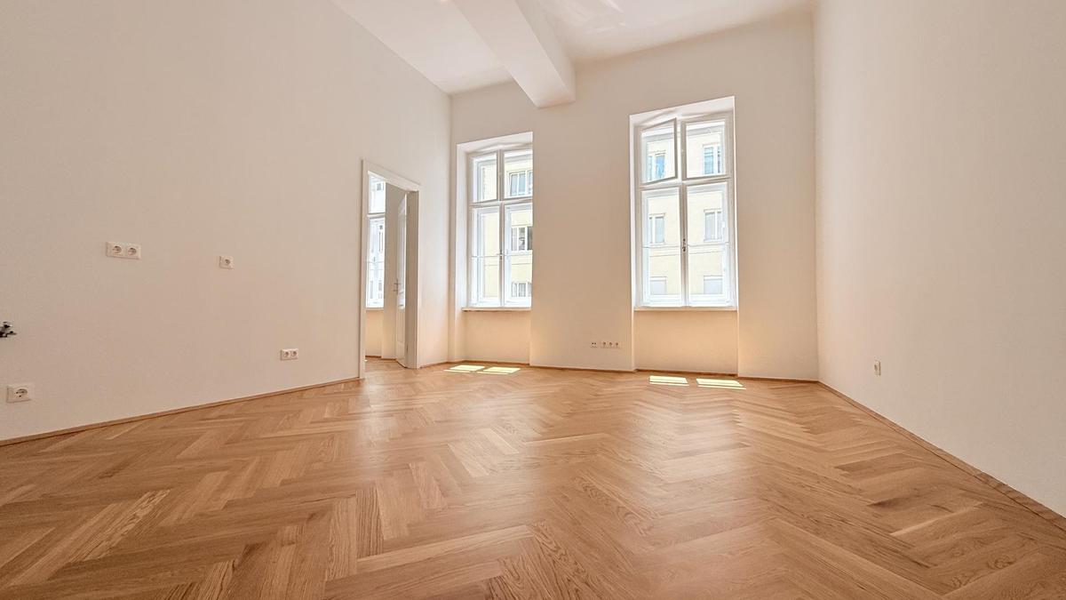 Wohnzimmer mit Blick in das Schlafzimmer
