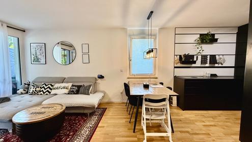 4-Zimmer-Gartenwohnung mit 100 m� Eigengarten und 25 m� Terrasse