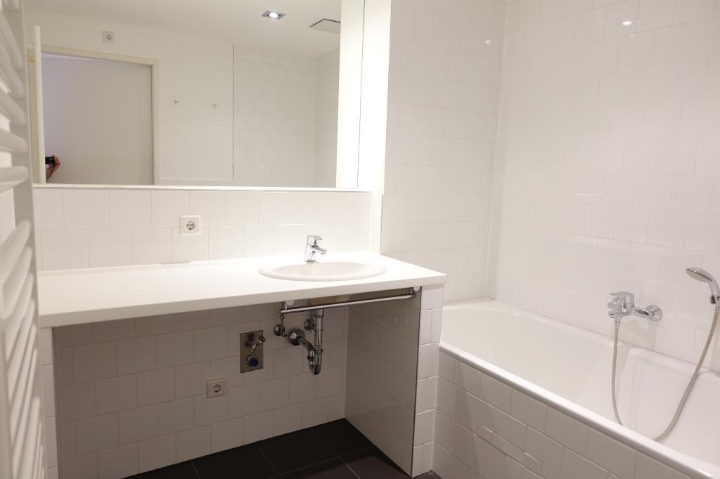 Badezimmer mit Badewanne