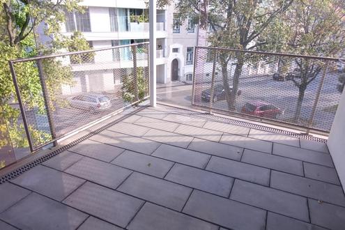 Silbergasse: Moderne 3-Zimmer-DG-Wohnung mit 38m� Terrassenfl�che !!!