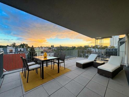 Bei VIC &amp; U1 Kaiserm�hlen I 28 m� Terrasse I gro�z�gige Wohnk�che I