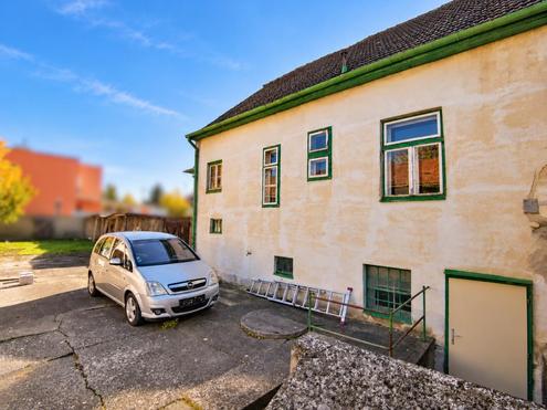 955 m� Grund mit Potenzial ? Haus und Nebengeb�ude in Spillern