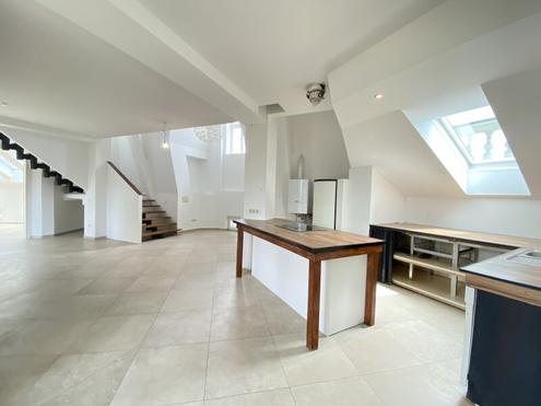 Weitblick ber Wien - DG-Wohnung mitten im 6.Bezirk mit groer Dachterrasse zu vermieten!