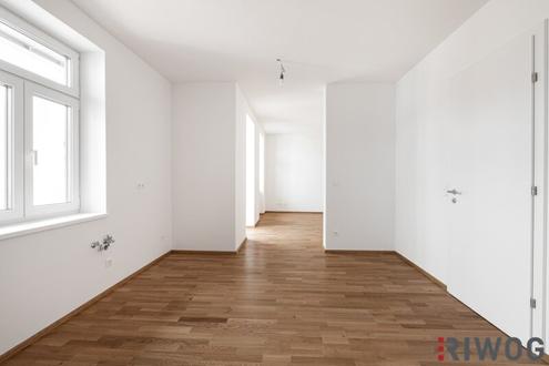 An der neuen U5 | 3-Zimmer Altbauwohnung mit großem innenhofseitigem Balkon im 1. Liftstock | ERSTBEZUG NACH SANIERUNG