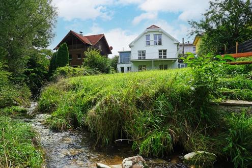 Domizil am Bach: Erstbezug nach Generalsanierung - Nur 25 Autominuten vom P+R Htteldorf