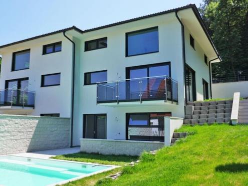 Erstbezug: Schlsselfertige Doppelhaushlfte mit Pool an der Wiener Stadtgrenze