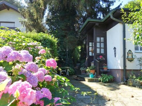 Für Naturliebhaber! Gartenparadies mit zauberhaftem Wohnhaus