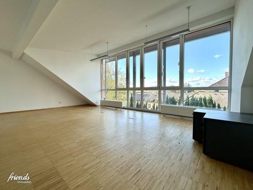 Schöne 4 Zimmerwohnung mit herrlichem Fernblick in Bad Vöslau inklusive Heizkosten + Klimaanlage