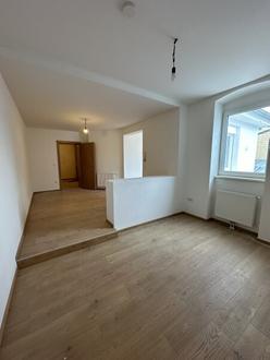 2 Zimmer-Wohnung mit 83,74² in Zwettl-Niederösterreich: Vollsaniert inkl. Terrasse (15,10m²)