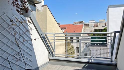 3-Zimmer Dachgeschoss Maisonette mit Hofterrasse, nhe Liechtensteinpark!