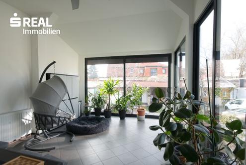 Generalsaniertes Einfamilienhaus mit Wintergarten, Gartenlaube und Carport - 148m² Wfl., 230m² Nfl., 4 Zimmer plus Keller!