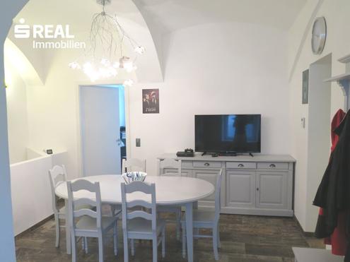 4 Zimmer-Wohnung mit WG-Eignung in zentraler Lage