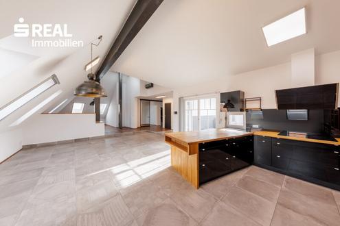 Exklusive zentrumsnahe Dachgeschowohnung mit groer Terrasse in absoluter Ruhelage