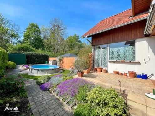 Bezaubernde Doppelhaushlfte mit Garten und Pool in Blumau-Neurihof