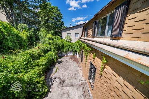 Historische Villa mit Studie fr Ausbauprojekt in Grinzinger Bestlage