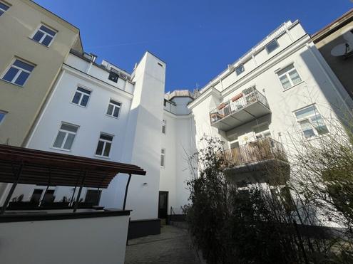 5 Min. zur zukünftigen U5 Station Elterleinplatz! Unbefristet vermietete 2-Zimmer-Wohnung in frisch saniertem Haus in 1170 Wien zu verkaufen!