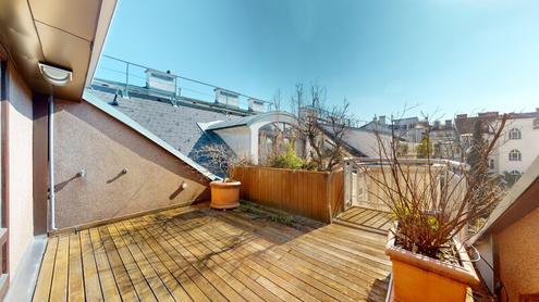 Terrassen - Dachgescho mit Entwicklungspotential - Lift mglich!