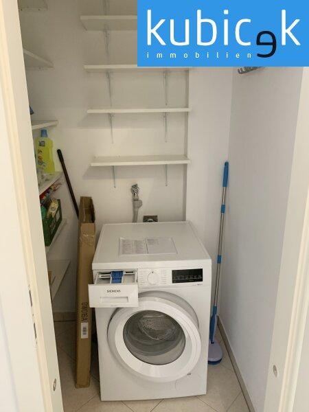 Abstellraum mit Waschmaschine