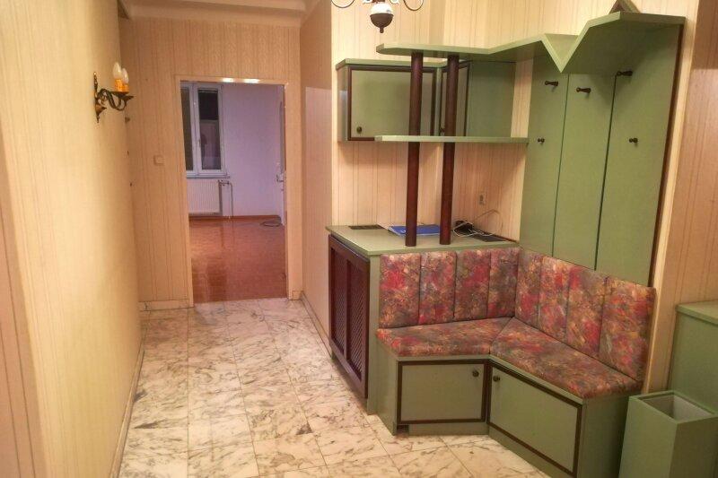 Vorraum mit Marmorfliesen