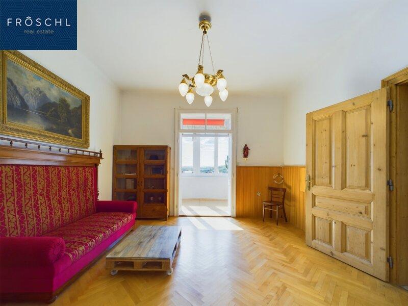 Esszimmer mit Blick zur Loggia