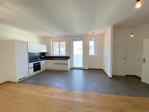 NÄHE NASCHMARKT - ERSTBEZUG-DG-Ausbau mit 3 Zimmer