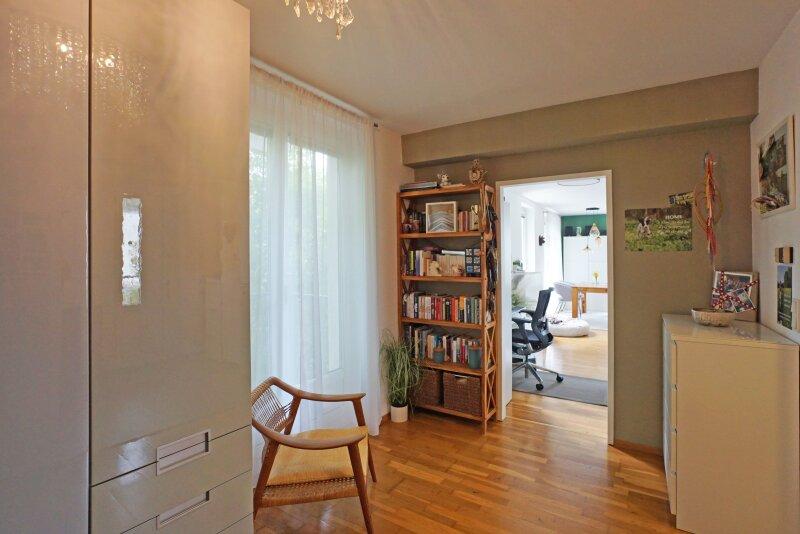 Diele mit kleinem Balkon