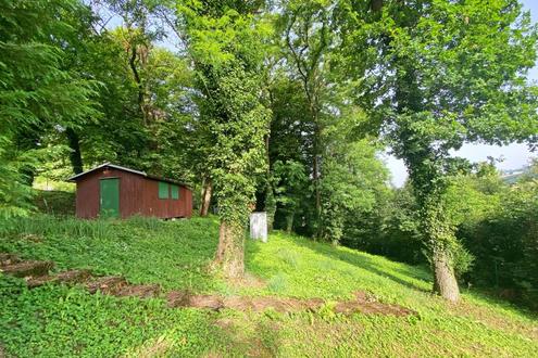 Baugrundstck mit herrlicher Aussicht in Hanglage
