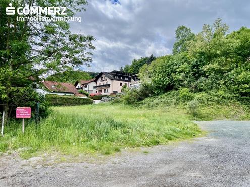 Schnes Grundstck in Hll