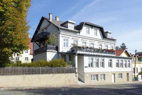 4-Zimmer-DG-Wohnung mit Balkon in Jahrhundertwendehaus im Penzinger Cottageviertel