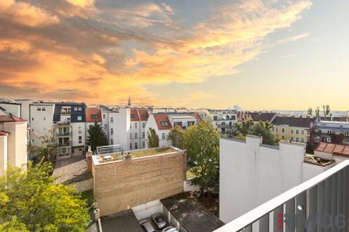 3-Zimmer Dachgeschosswohnung im 1.DG mit großem innenhofseitigem Balkon | Fernwärme | Erstbezug