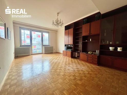 3 Zimmer Wohnung mit großer Loggia