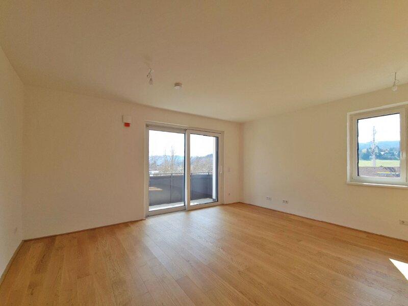 Wohnzimmer mit offener Kche