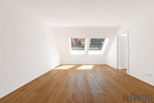 2 ZIMMER NEUBAUWOHNUNG IM 1. DACHGESCHOSS MIT CA. 20 m² DACHTERRASSE II ERSTBEZUG II NÄHE SIEBENBRUNNENPLATZ II