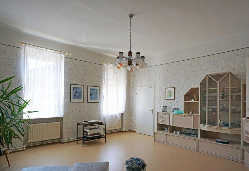 Erdgescho Zimmer 1