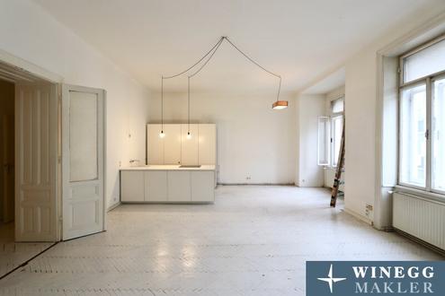 Südwestseitiger 4-Zimmer-Altbau mit Balkon in Hof- und Straßenlage!