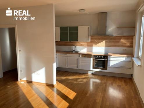 Jetzt zugreifen! - Ruhig, Grnblick und doch nahe Nachmarkt und U4 - sympathische Wohnung fr junge Leute - niedrige Betriebskosten