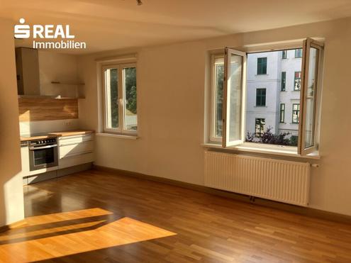 Sunshine and green view - Sensational location near Naschmarkt - U4/Kettenbrckengasse - Perfect 3-room apartment - 3rd Floor