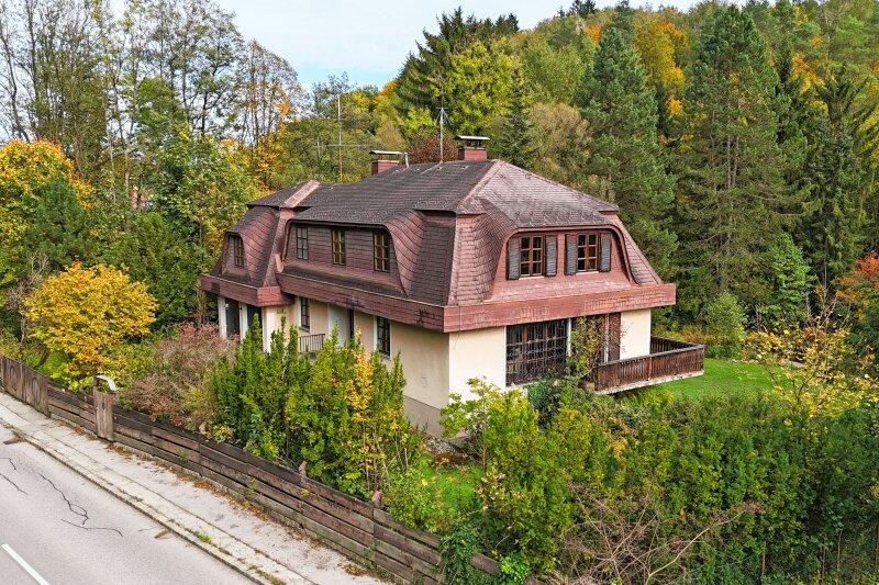 Sdwestseitige Ansicht von der Strae aus