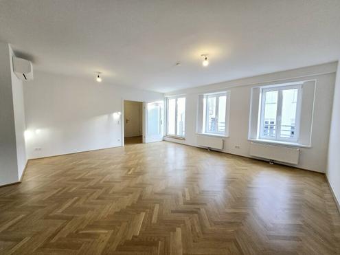 Unbefristet! Exklusive 4 Zimmer DG Wohnung mit herrlicher 59 m² Dachterrasse in der Neustiftgasse